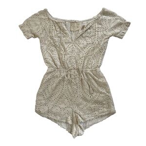 The Jetset Diaries TJD Ivory Eyelet Romper size M